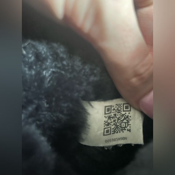 UGG Bailey swarovski button boots - Picture 14 of 15